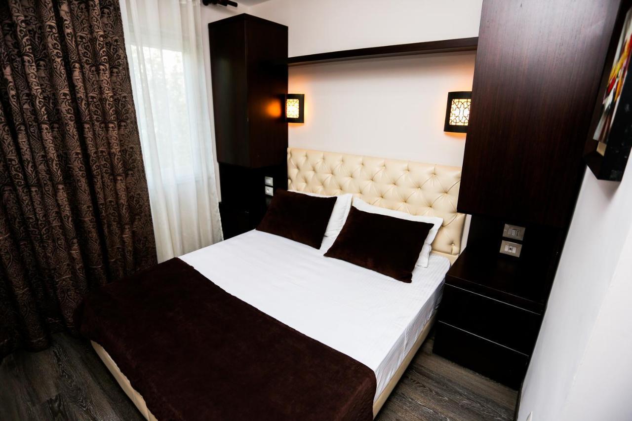 Hotel Town House Tirana Exterior foto
